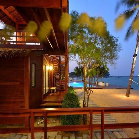 The Blue Sky Resort@ Koh Payam Koh Phayam Bagian luar foto