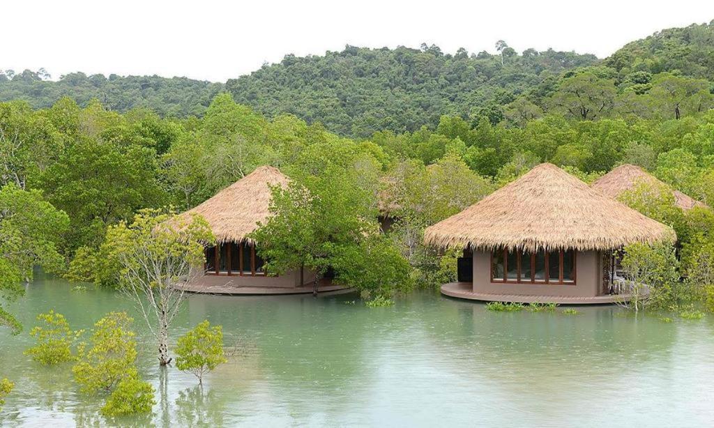 The Blue Sky Resort@ Koh Payam Koh Phayam Bagian luar foto