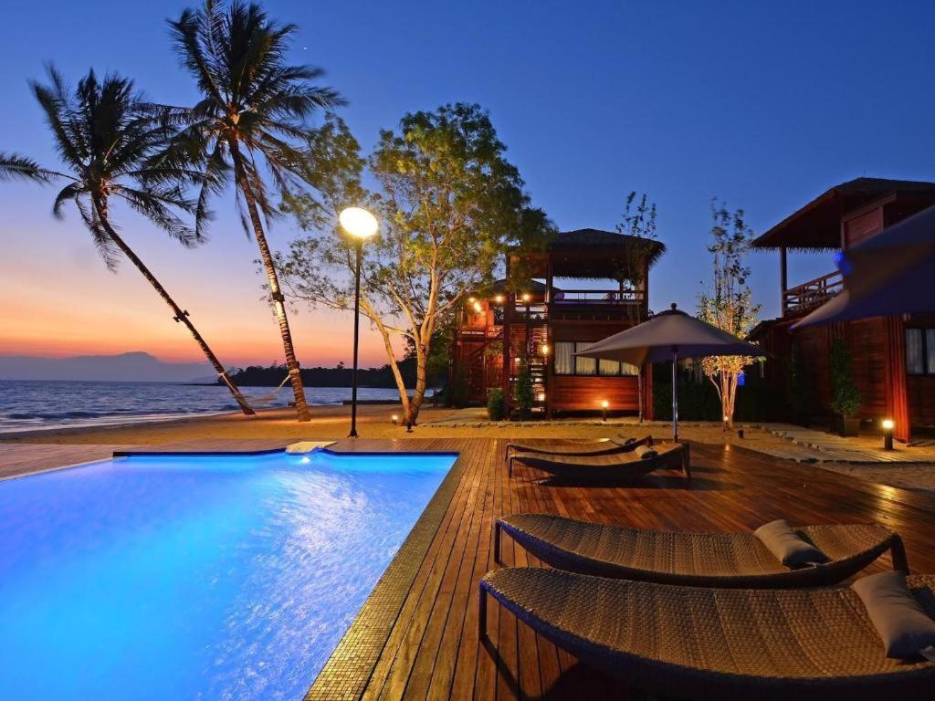 The Blue Sky Resort@ Koh Payam Koh Phayam Bagian luar foto